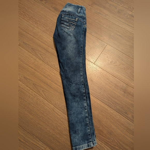 FRANKA | Butt Enhancing Columbian Blue Denim Jeans, Stretchy, High Waist, Size 7 - Picture 5 of 8